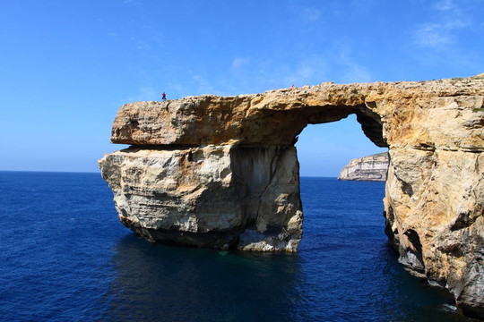 藍(lán)窗；著名的石拱橋在戈佐島島；馬耳他