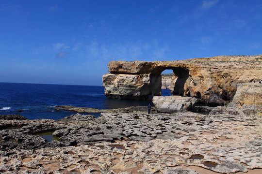 藍(lán)窗；著名的石拱橋在戈佐島島；馬耳他