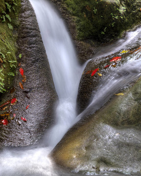 Erawan Waterfall；Kanchanabur深林瀑布