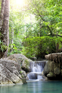 Erawan Waterfall；Kanchanabur深林瀑布