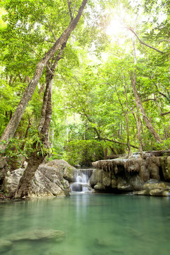 Erawan Waterfall；Kanchanabur深林瀑布