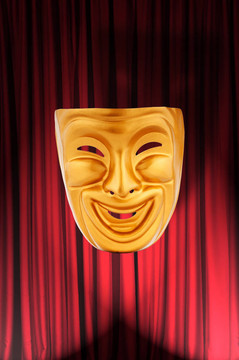 帶面具的戲劇表演概念