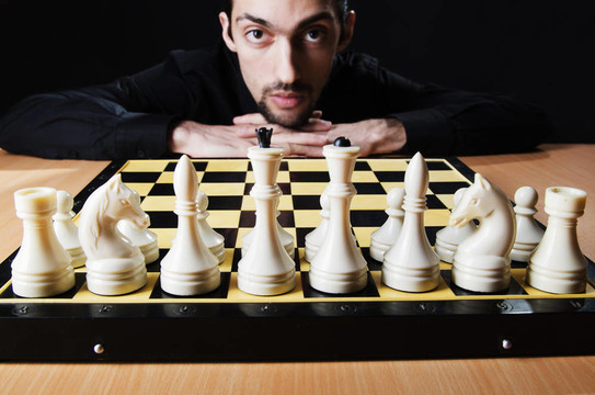 棋手玩他的游戲
