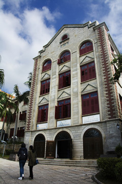 廈門大學(xué)