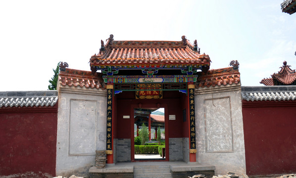 古建門