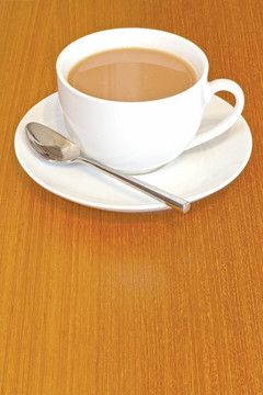 一杯茶在木臺(tái)碟