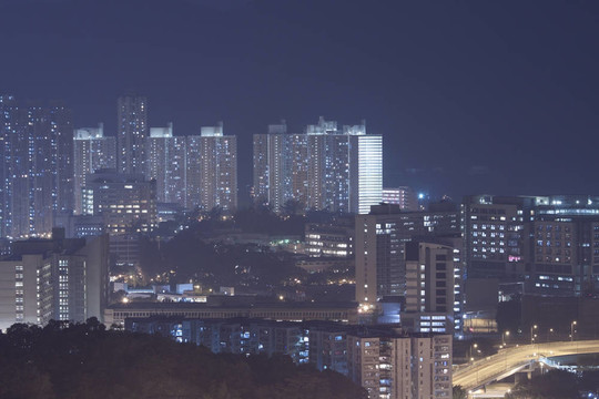 香港的公寓樓在晚上