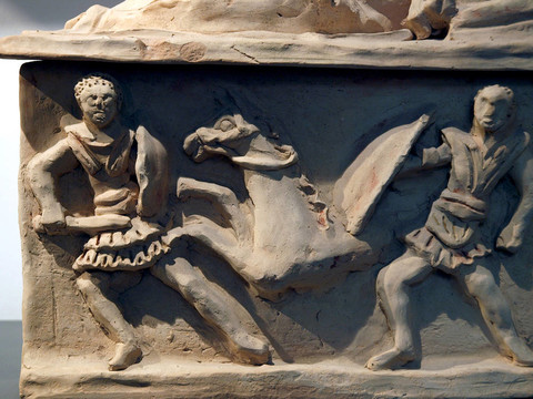 從Etruscan Cinerary Urn的戰(zhàn)士了