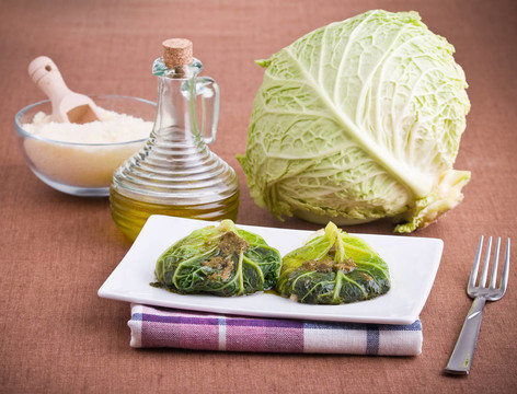 薩沃伊白菜肉卷。