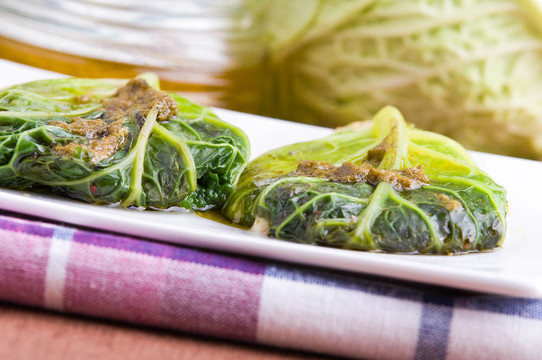 薩沃伊白菜肉卷。
