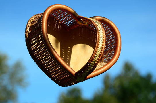柳編- Valentine Basket