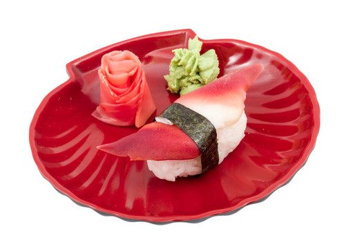 Hokkigai Mollusc sushi在白色背景