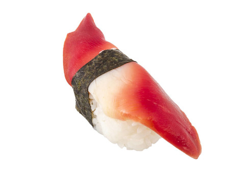 Hokkigai Mollusc sushi在白色背景