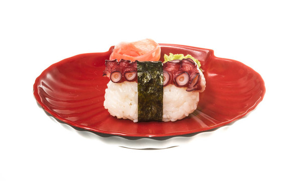 日本壽司與肉章魚在白色背景