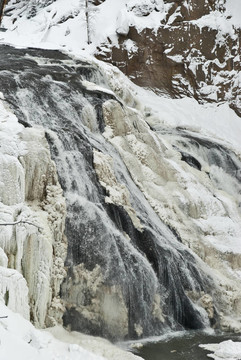 Gibbon Falls；冬季；黃石公園