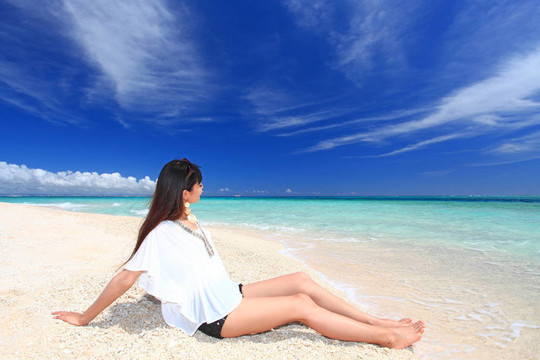 海灘；熱帶；沖繩；婦女