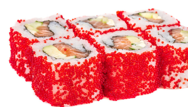 魚(yú)子辣真希壽司，熱輥與各種類(lèi)型的Tobiko（