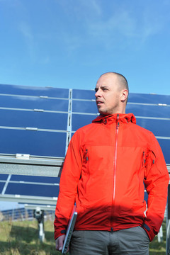 太陽能電池板廠用筆記本電腦工程師