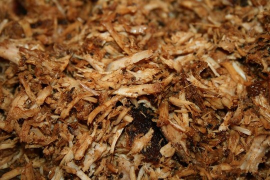 特寫：熟豬肉燒烤：