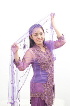 亞洲的泰國女紫色穆斯林服飾- banduang