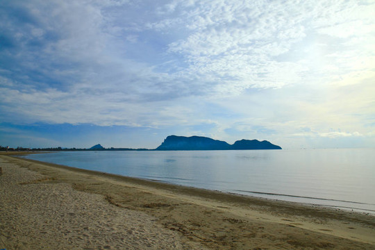 海灘的前面