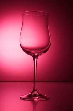 葡萄酒杯。