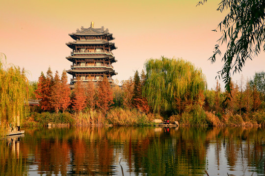 大明湖風(fēng)景如畫