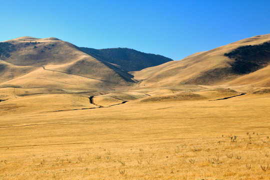 秋天的風(fēng)景如畫的山