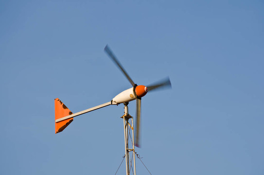 風(fēng)力發(fā)電機(jī)組。