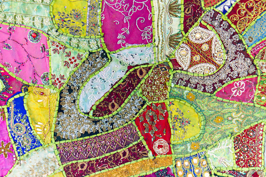 藏族傳統(tǒng)服飾刺繡