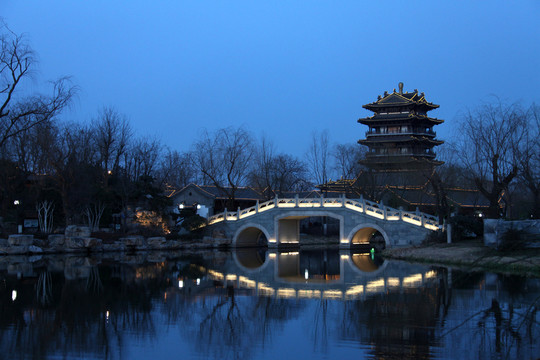 大明湖夜景