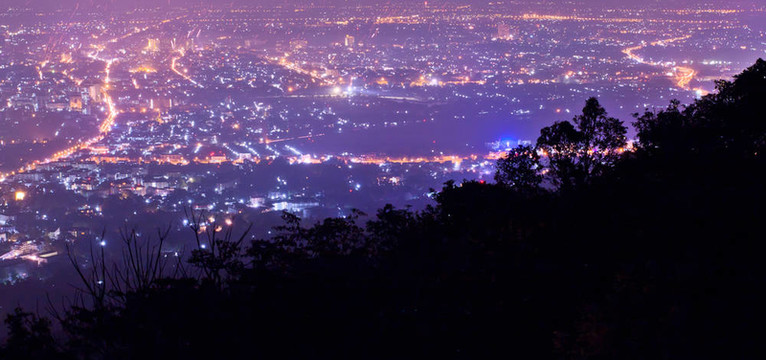 泰國夜城全景；清邁