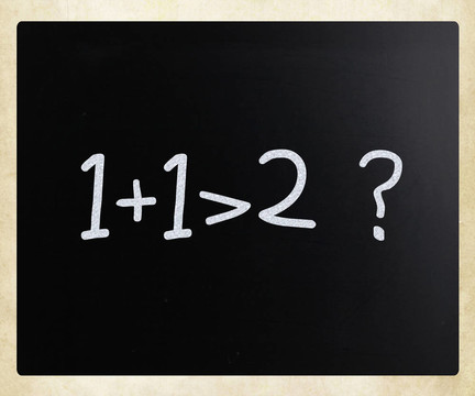 1 1 > 2？用粉筆在黑板上手寫