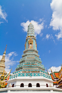 白佛寺中的白塔