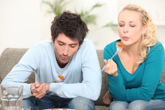 一對夫婦吃的肖像