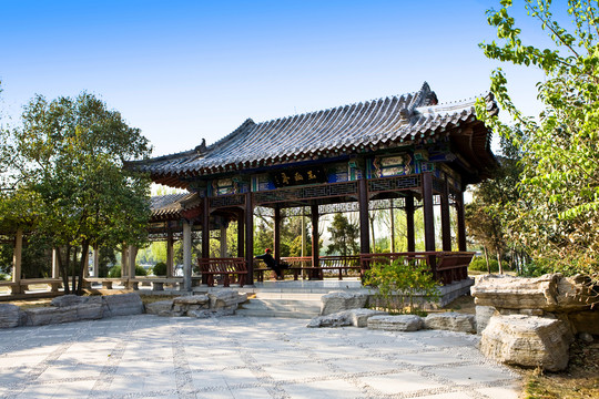 大明湖玉函亭