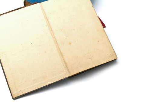 空白的黃色書頁的舊書