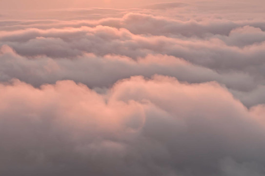 霧蒙蒙的早晨
