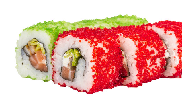 魚子辣真希壽司，熱輥與各種類型的Tobiko（