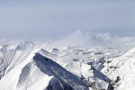 云中雪山