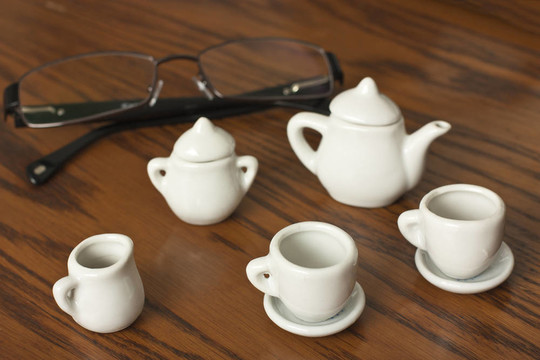 咖啡杯和玻璃杯
