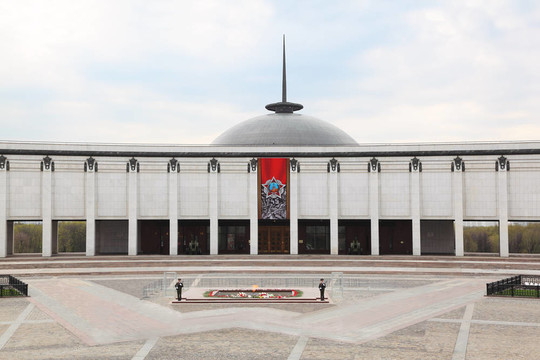 紀(jì)念在莫斯科勝利公園；永恒的火焰；兩名士兵與步槍