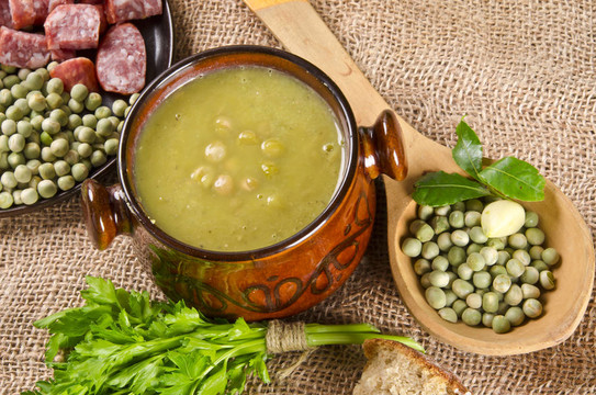 erbsensuppe