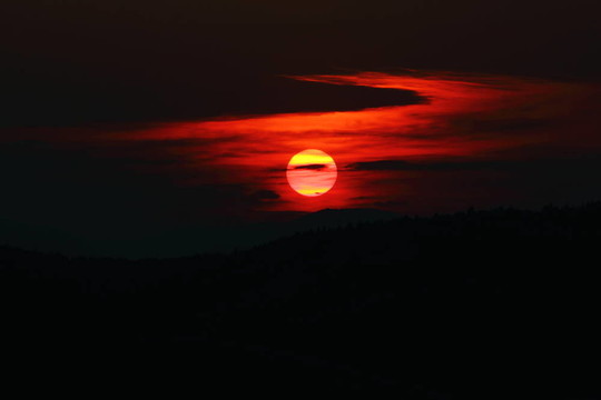 夕陽(yáng)紅