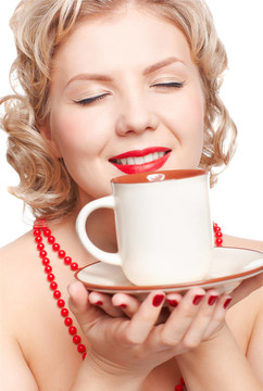 金發(fā)女子帶杯