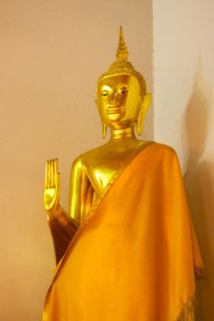 在WAT PO的雕像