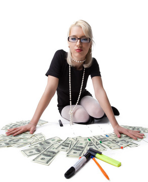 快樂的金發(fā)女商人該錢