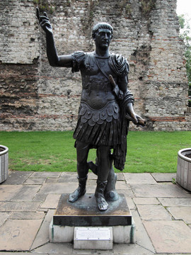 Trajan Statue皇帝