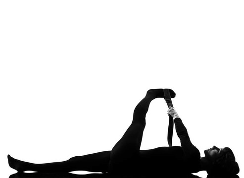 女人Supta 2手拇指的姿勢