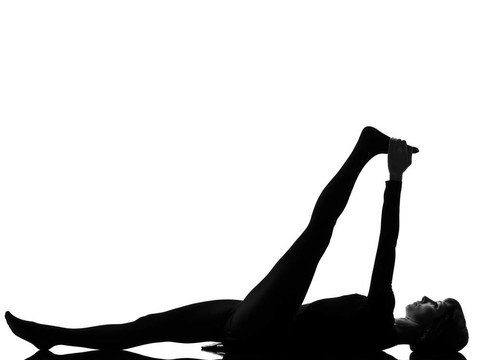 女人Supta 1手拇指的姿勢